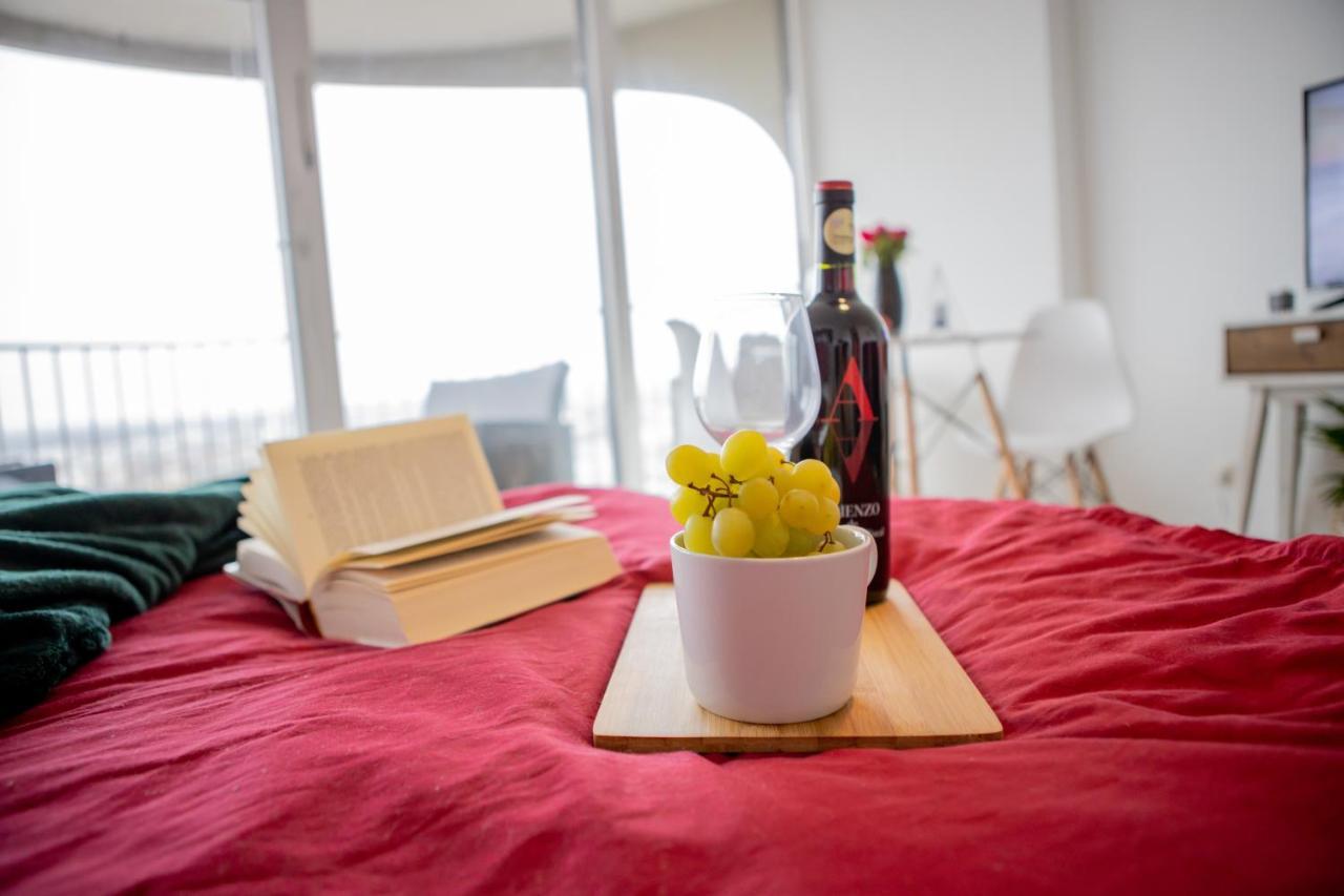 Modernes Apartment Mit Tollem Blick Ueber Die Stadt Augsburg Bagian luar foto
