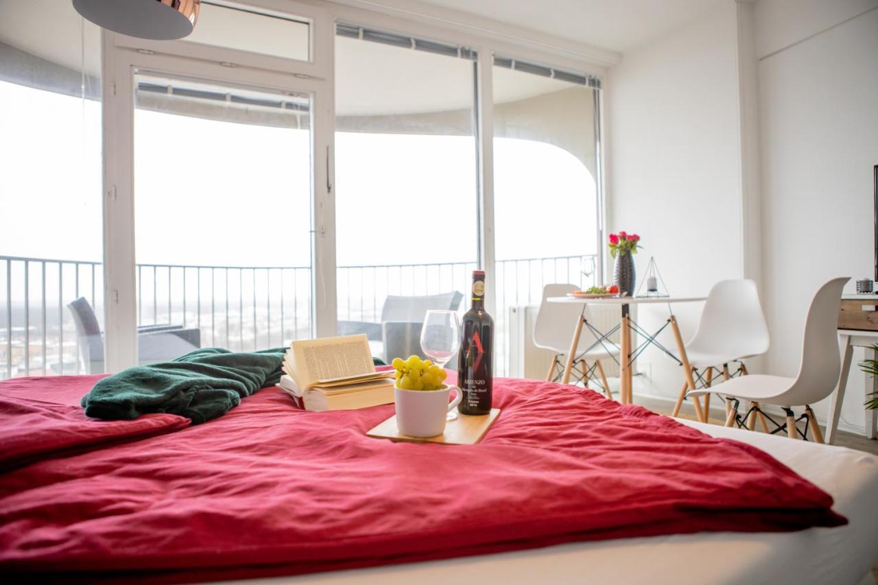 Modernes Apartment Mit Tollem Blick Ueber Die Stadt Augsburg Bagian luar foto
